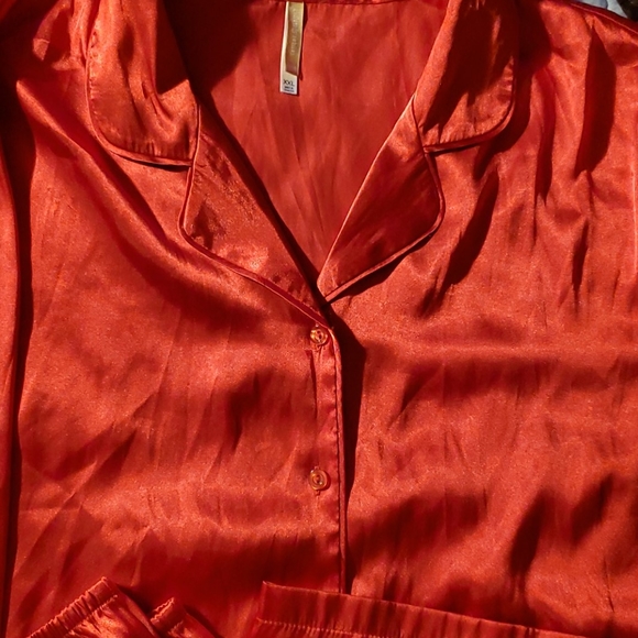 SOLD!!!! ❤Silk pajamas❤ - Picture 4 of 7